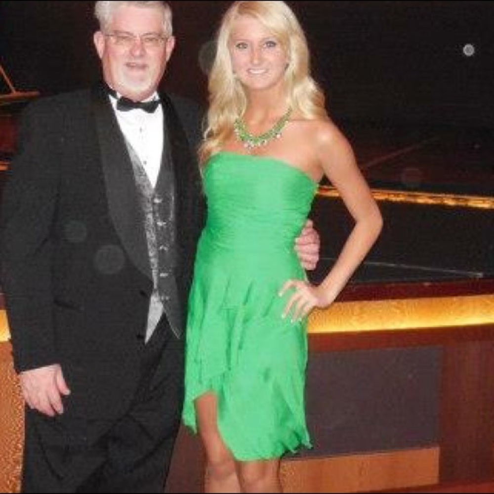 Kelly green cocktail dress (matching jewelry)